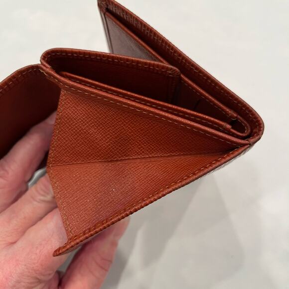 Louis Vuitton Paris Epi Wallet in Chestnut Brown - Picture 6 of 10